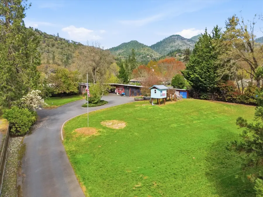 325 Mountain View Place, Grants Pass, OR 97527 - #2