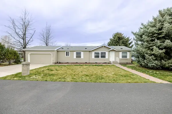 2051 NE Uintah Court, Redmond, OR 97756