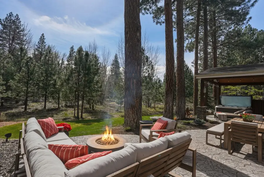 1041 E Timber Pine Drive, Sisters, OR 97759 - #3