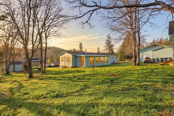 235 Ann Roy Drive, Grants Pass, OR 97527