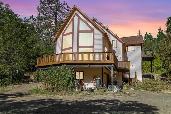 950 Bear Creek Road, Cave Junction, OR 97523