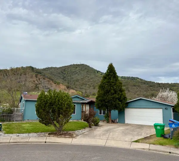 547 Damian Circle, Gold Hill, OR 97525