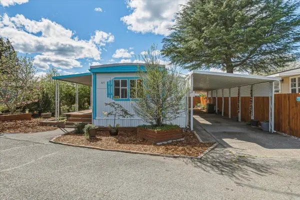 325 Sandlewood Drive, Grants Pass, OR 97526