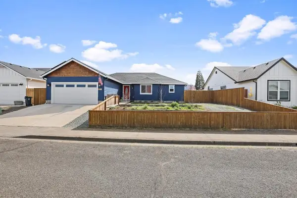 513 Barnum Drive, Phoenix, OR 97535
