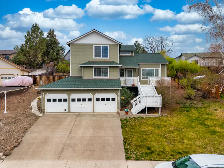 3059 SW 36th Street, Redmond, OR 97756 - #2