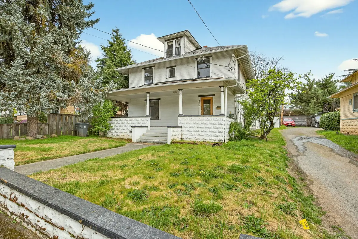 811 NW 5th Street, Grants Pass, OR 97526 - #1