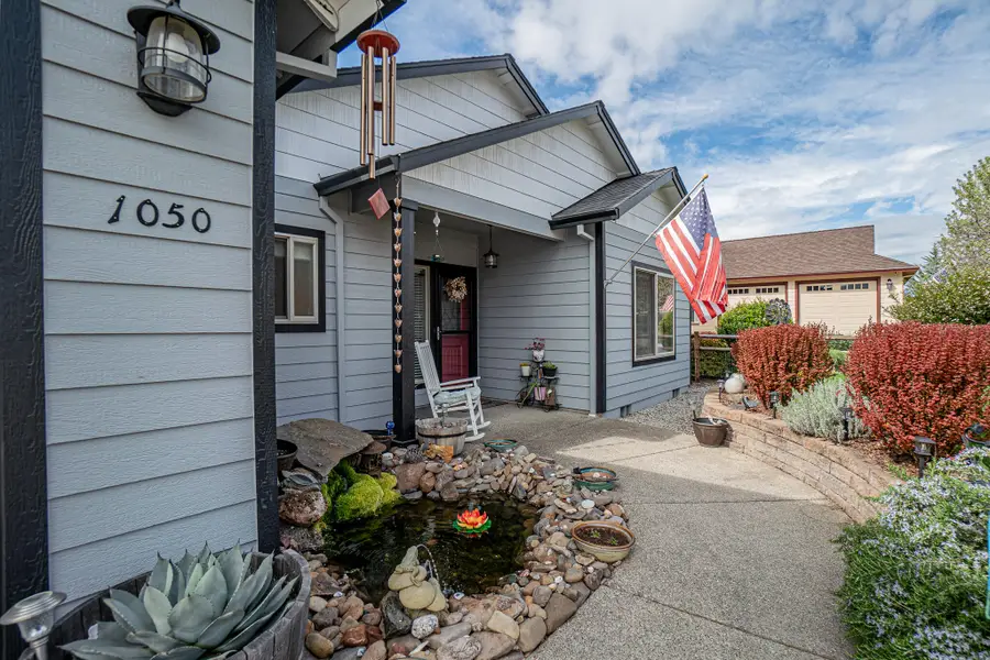 1050 Azure Way, Eagle Point, OR 97524 - #2