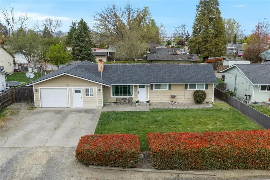 2480 Thorn Oak Drive, Medford, OR 97501 - #2