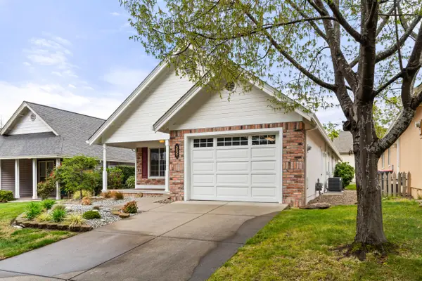 3535 S Village Drive, Medford, OR 97504