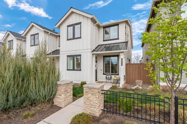 3712 NE Petrosa Avenue, Bend, OR 97701