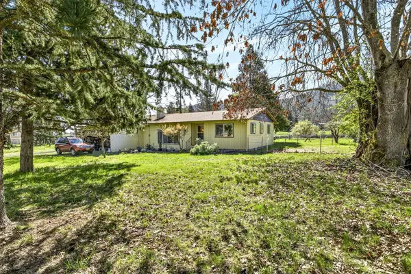 1971 Pioneer Road, Talent, OR 97540