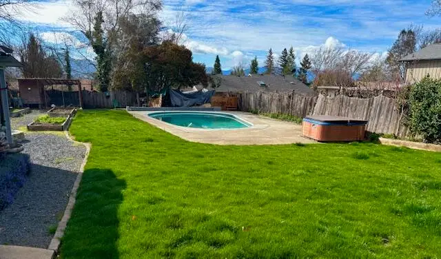 727 NE Memorial Drive, Grants Pass, OR 97526 - #2