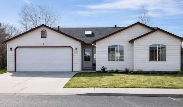 1737 NE 7th Street, Redmond, OR 97756