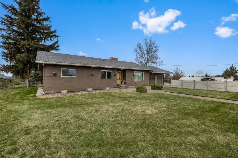 2514 S Adams Drive, Madras, OR 97741 - #2