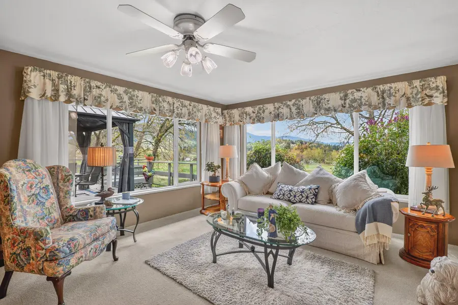 3336 Midway Avenue, Grants Pass, OR 97527 - #3