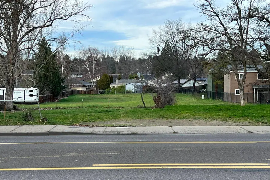 2549 E Barnett Road, Medford, OR 97504 - #2