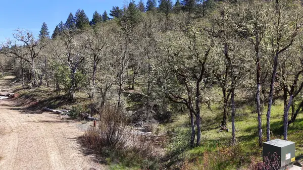 345 Whitaker Lane, Grants Pass, OR 97527