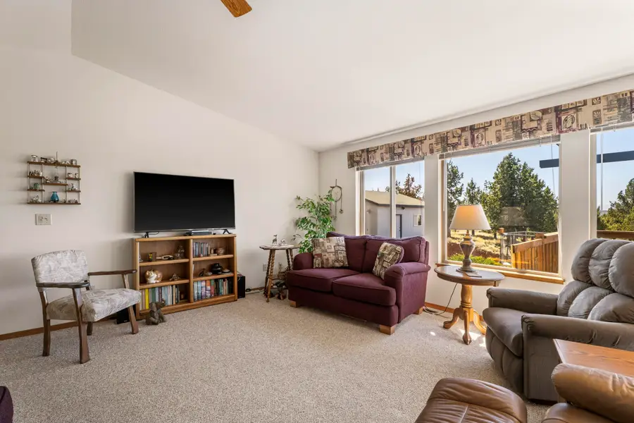 8449 SW Shad Road, Terrebonne, OR 97760 - #2