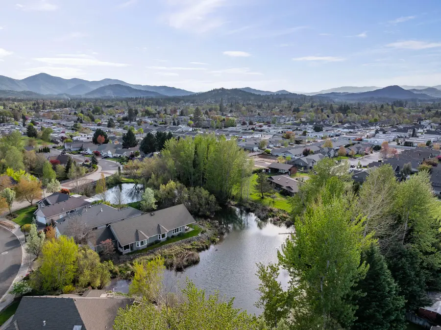 1206 Devonshire Way, Grants Pass, OR 97527 - #2