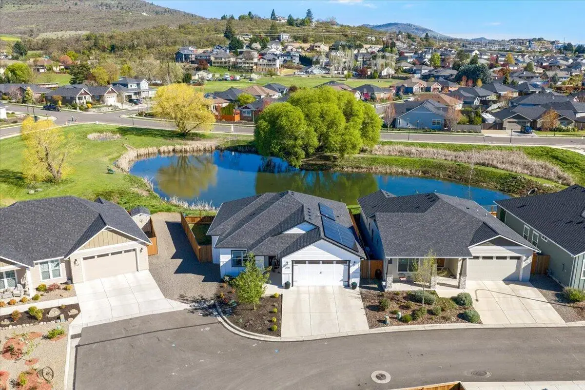 2586 Tiffin Way, Medford, OR 97504 - #1