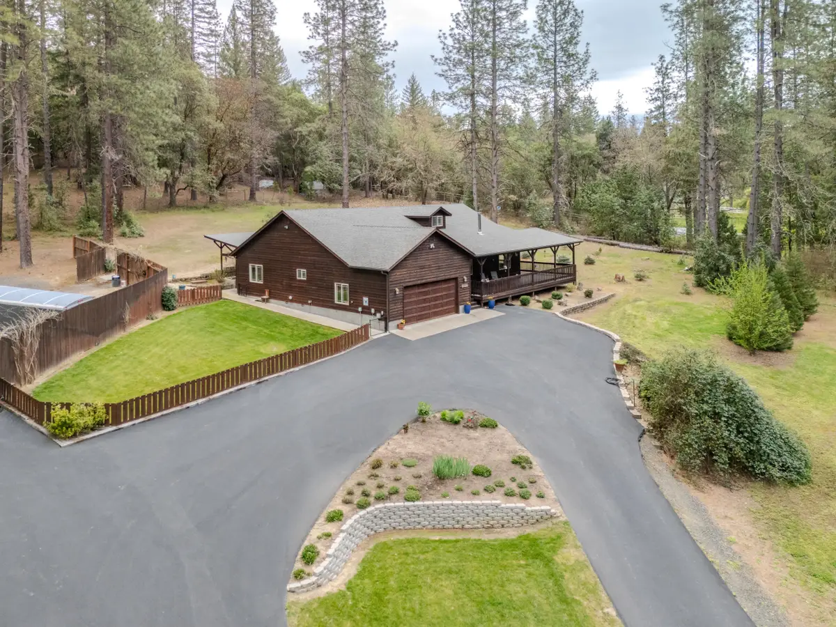 4728 E Evans Creek Road, Rogue River, OR 97537 - #1