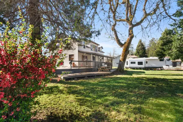 125 Hogue Drive, Selma, OR 97538