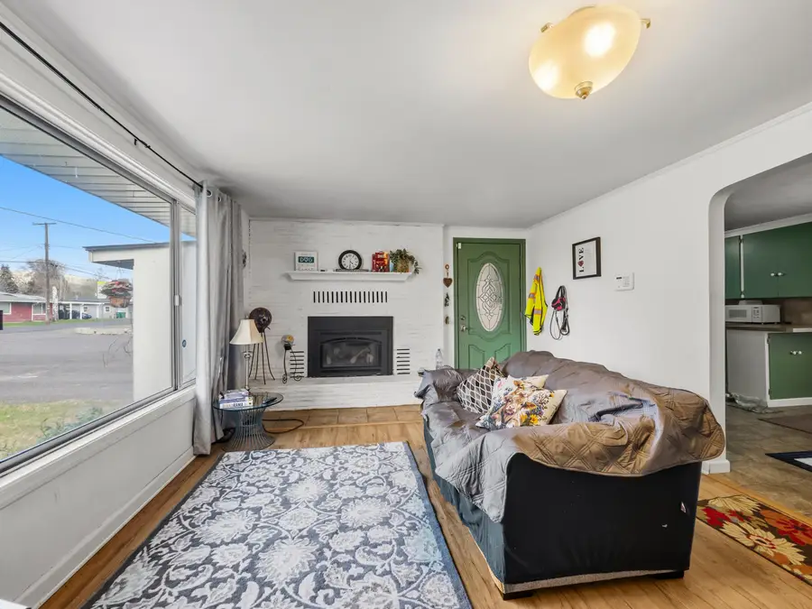 4630 Clinton Avenue, Klamath Falls, OR 97603 - #3