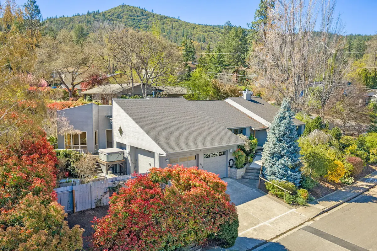 1800 Peachey Road, Ashland, OR 97520 - #1