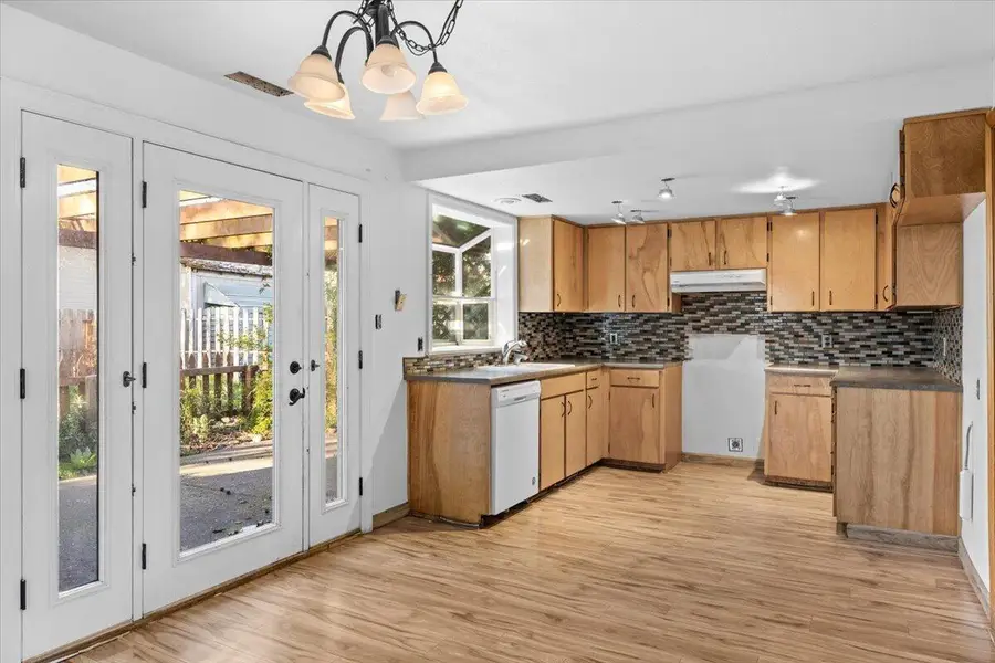 338 Joseph Street, Central Point, OR 97502 - #3