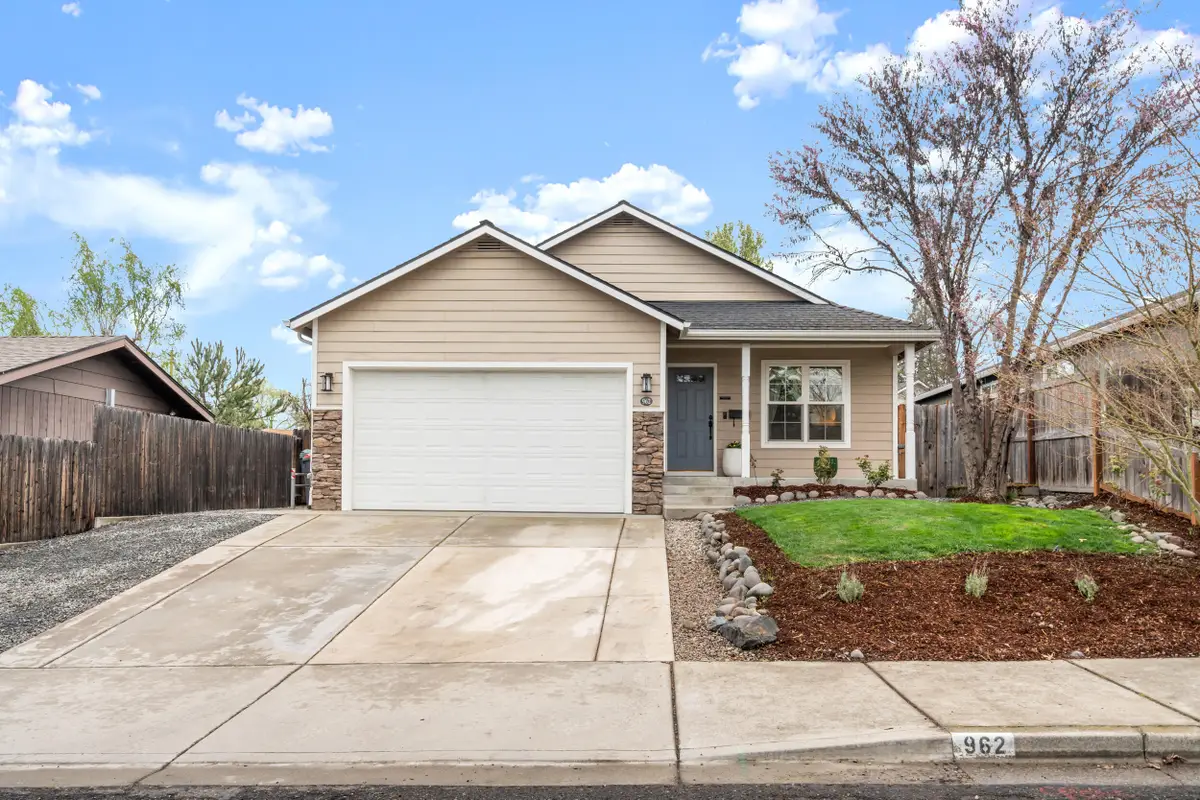 962 Crest Drive, Central Point, OR 97502 - #1