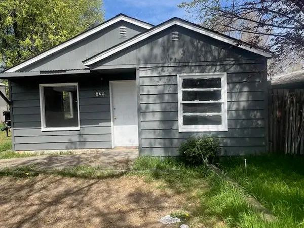 840 W Stewart Avenue, Medford, OR 97501