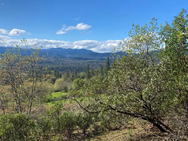 928 N Schoolhouse Creek Road, Grants Pass, OR 97526