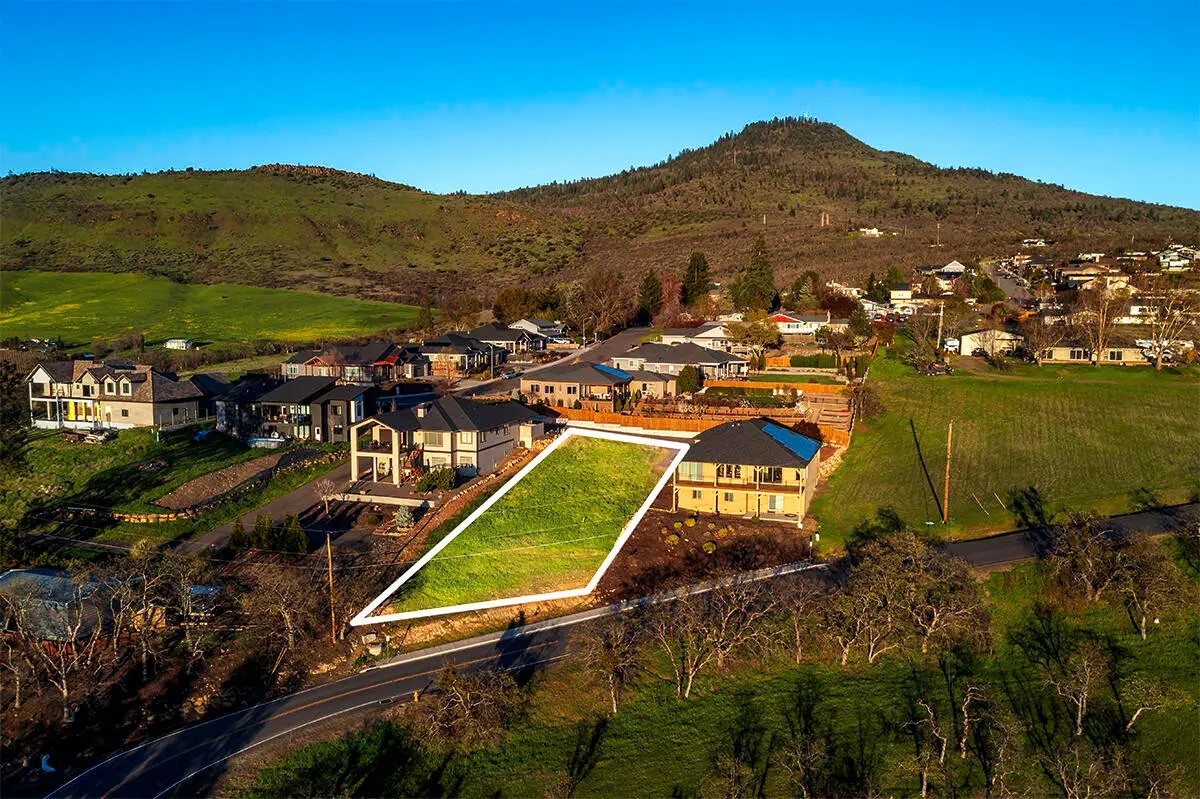 3258 Annapolis Drive, Medford, OR 97504 - #1