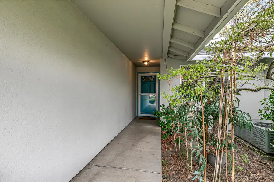 235 Meadow Drive, Ashland, OR 97520 - #3