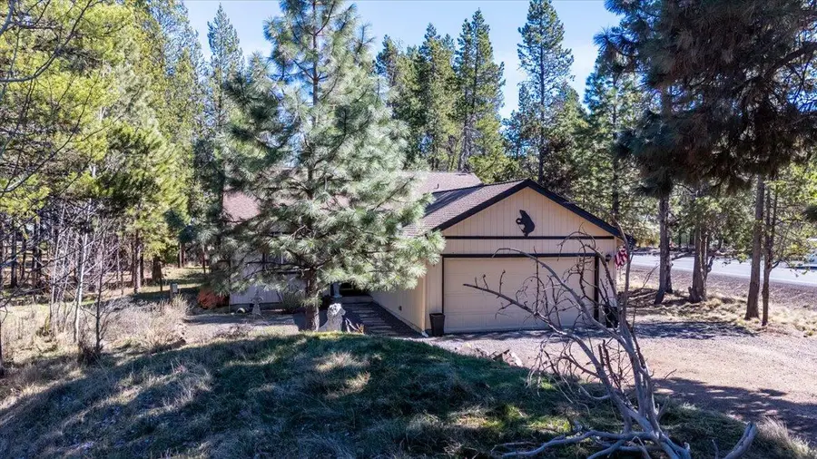 55526 Circle Street, Bend, OR 97707 - #3