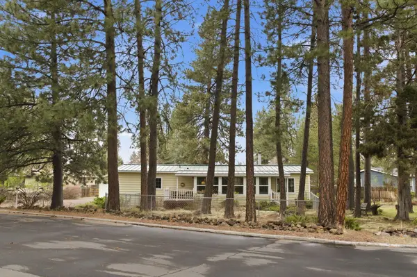 61067 Chuckanut Drive, Bend, OR 97702