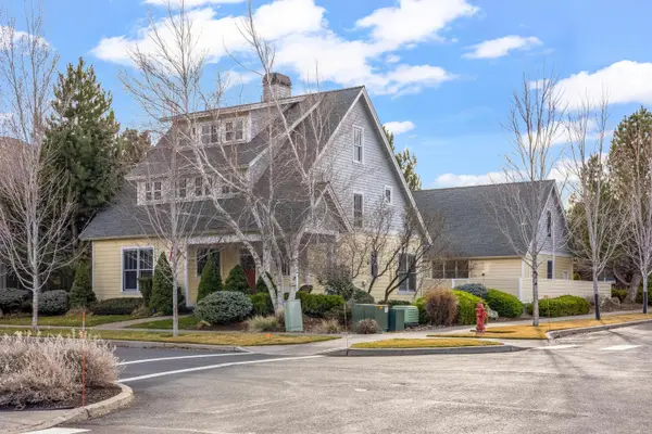 517 S Cottonwood Street, Sisters, OR 97759