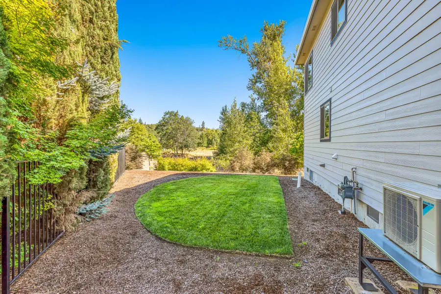 302 Penny Lane, Shady Cove, OR 97539 - #3