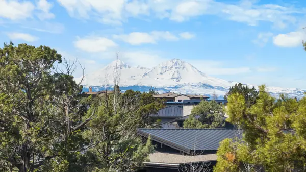 22950 Hideaway Lane #356, Bend, OR 97701