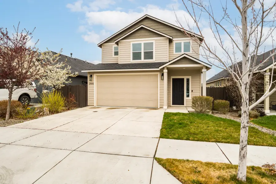 2555 NW Ivy Way, Redmond, OR 97756 - #3