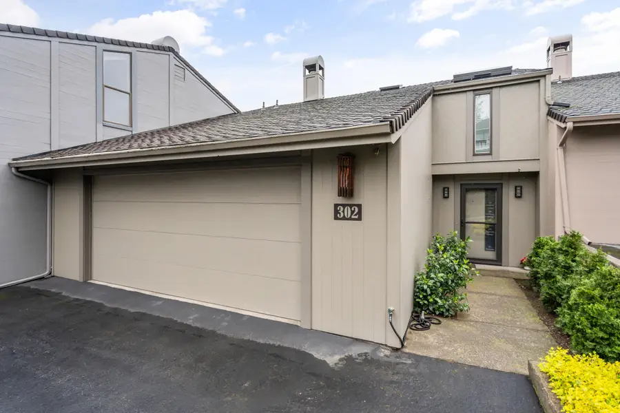 302 Medford Heights Lane, Medford, OR 97504 - #2