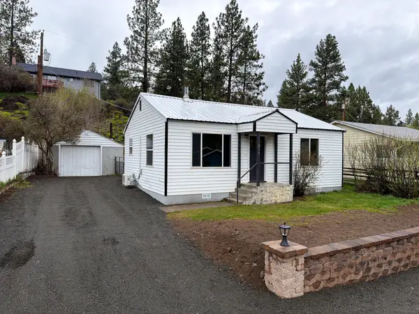215 N Humbolt Street, Canyon City, OR 97820