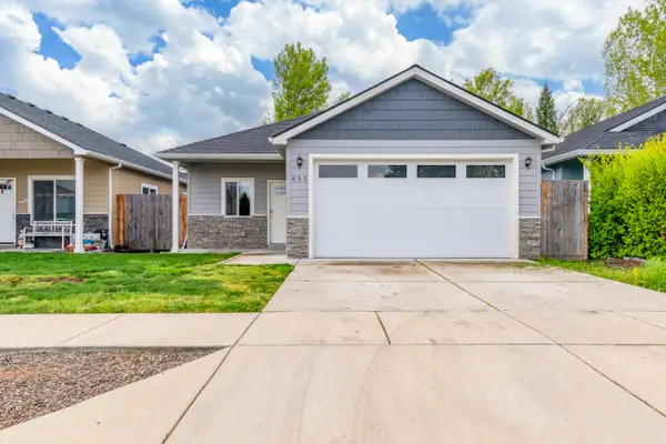 855 Tannin Drive, Medford, OR 97501