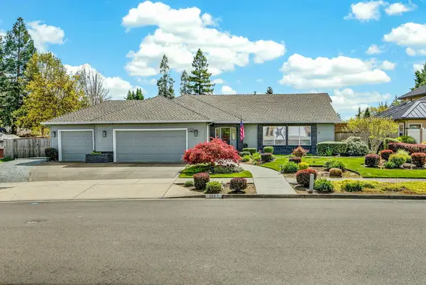 1562 Ridge Way, Medford, OR 97504