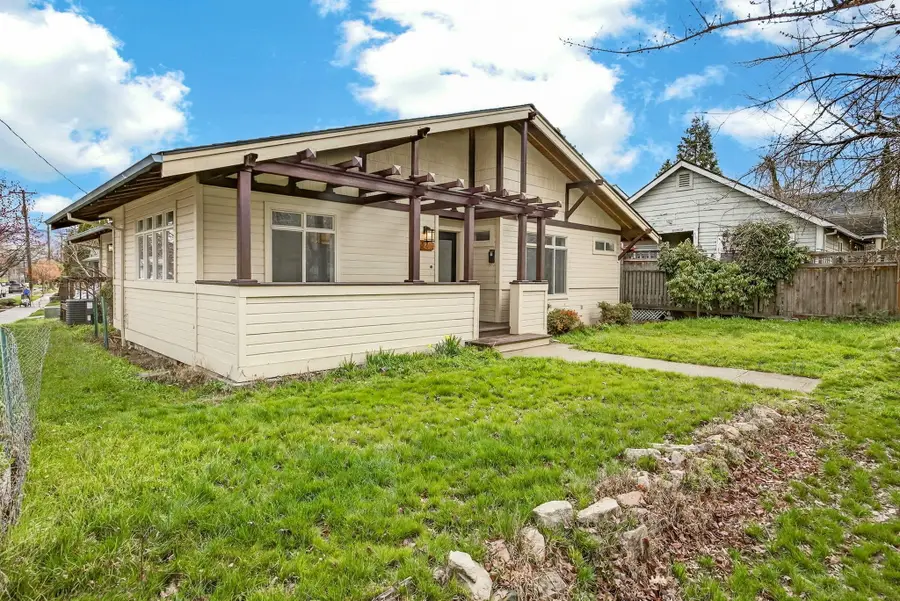 24 Dewey Street, Ashland, OR 97520 - #2