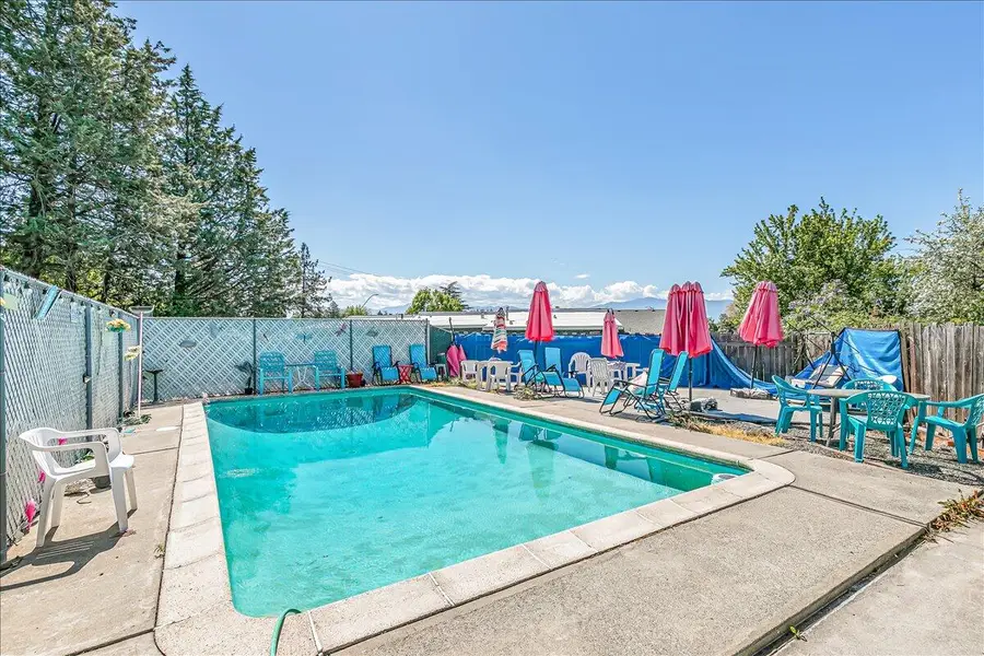 1984 Brookhurst Street, Medford, OR 97504 - #2