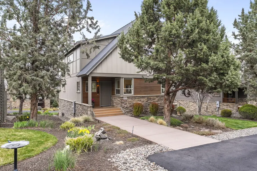 224 Volunteer Park Lane, Redmond, OR 97756 - #2