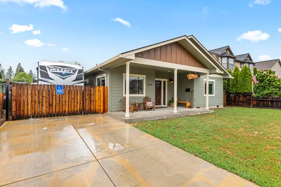 625 Cherry Street, Central Point, OR 97502 - #2