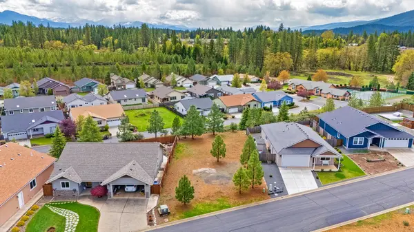 320 Cedar Ridge Drive, Cave Junction, OR 97523