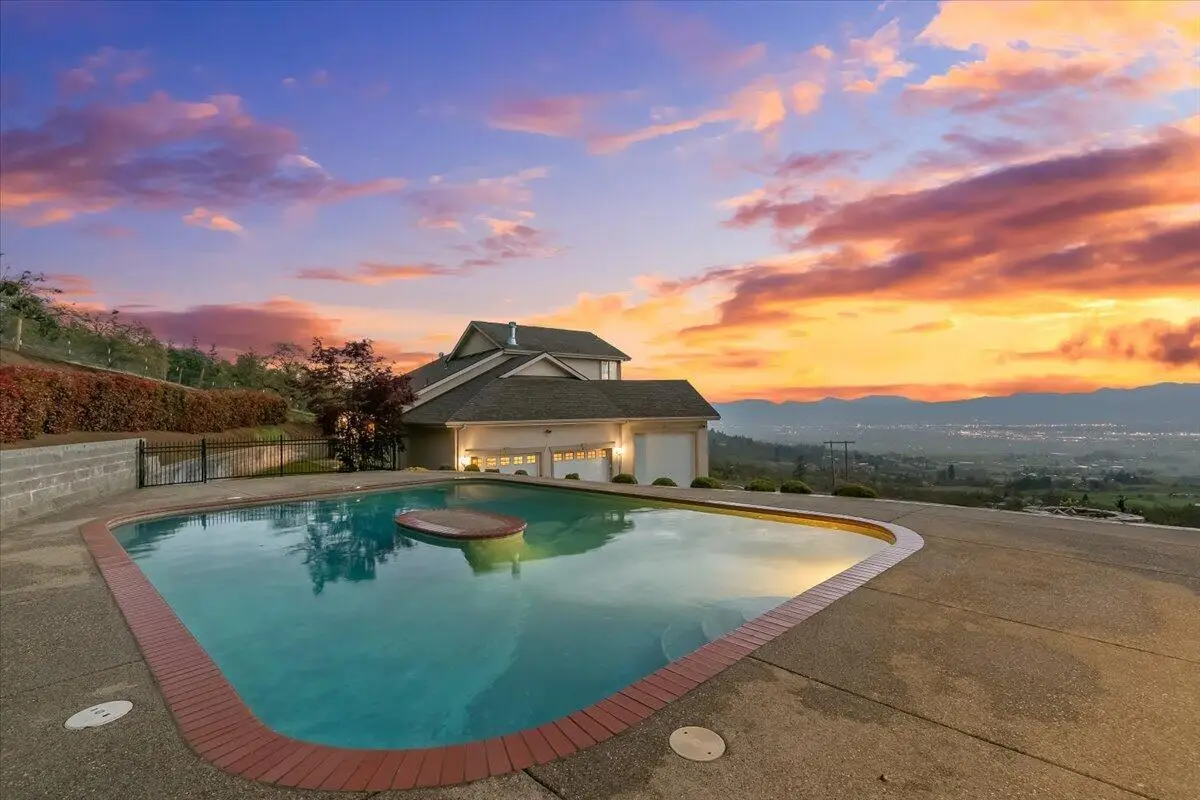 4002 Dry Creek Road, Medford, OR 97504 - #1